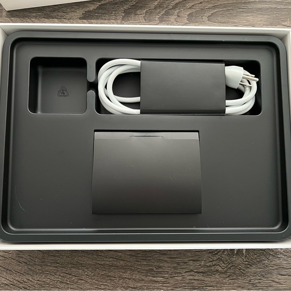 MacBook Air Original Box + Unused Apple Power Adapter Pristine Condition - Picture 7 of 7